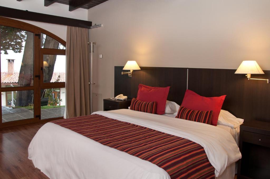 Monasterio Hotel Boutique Сан-Карлос-де-Барілоче Номер фото